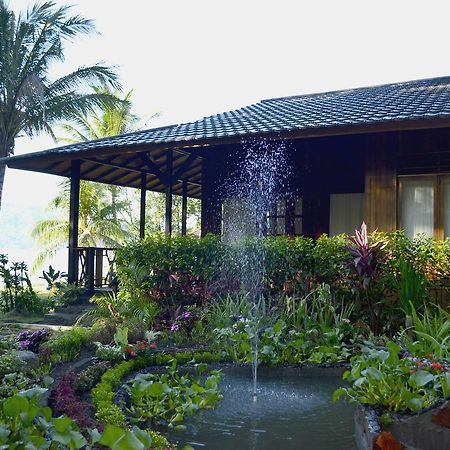 Kungkungan Bay Resort Bitung Ngoại thất bức ảnh