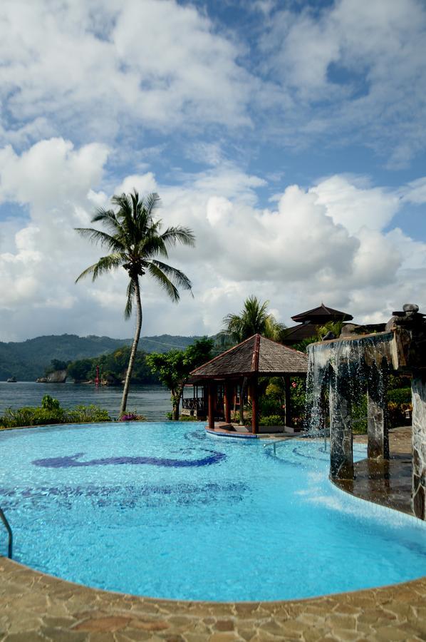 Kungkungan Bay Resort Bitung Ngoại thất bức ảnh